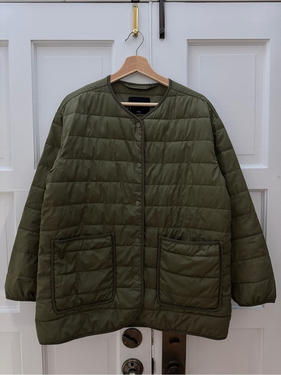 Everlane Jackets & Blazers - Everlane Olive Green Quilted Puffer Jacket size M